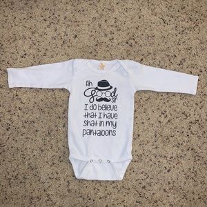 Laughing Giraffe long sleeve onesie-12/18 months